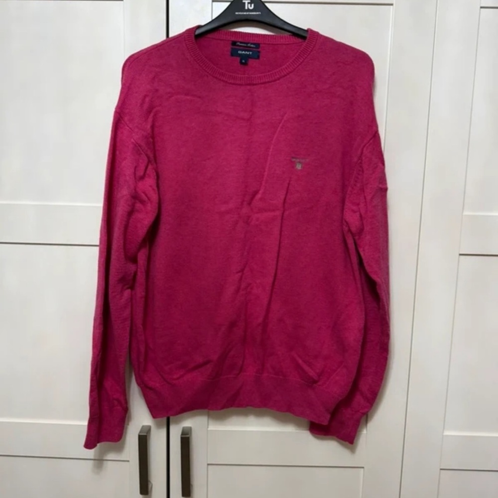 Gant Men's Fuchsia Crewneck Sweater